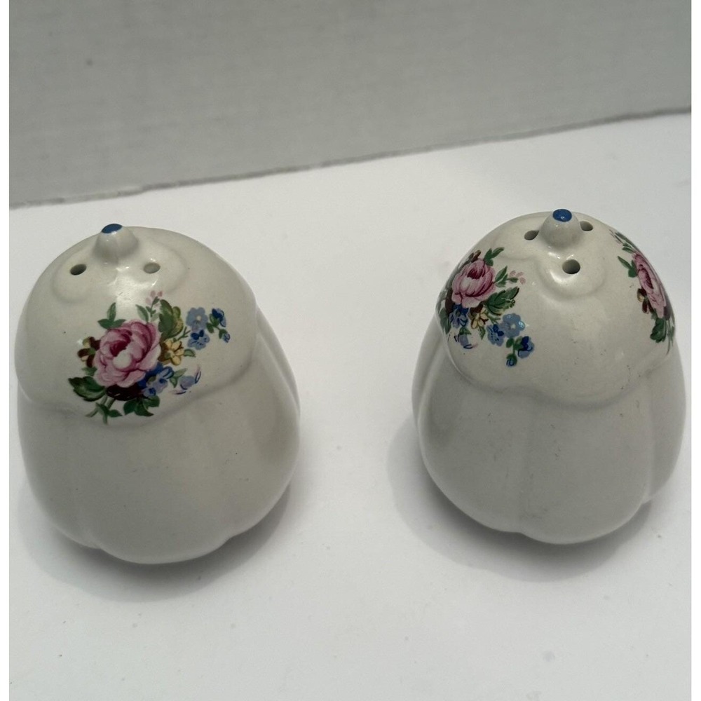 Rose And Floral Pattern With Blue Dot On Top Salt & Pepper Shaker Made In China
